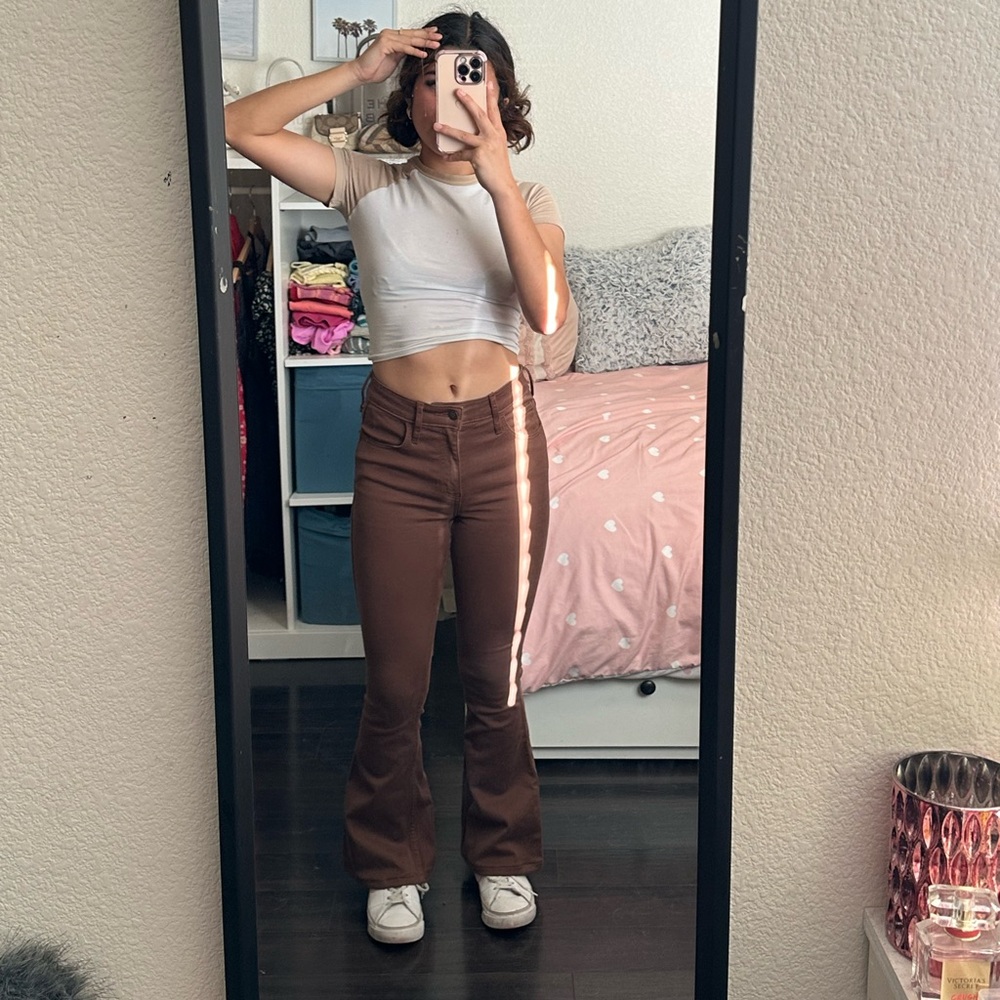HOLLISTER JEANS !!
HIGH RISE VINTAGE FLARE